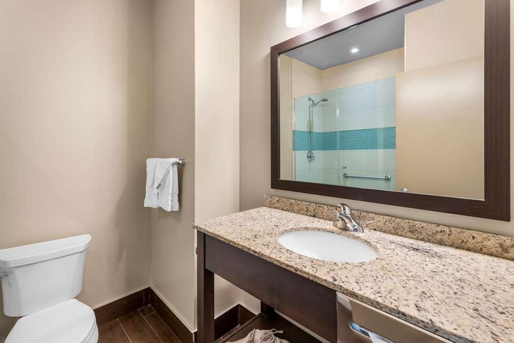 Best Western Plus Hotel Montreal 4* Montreal