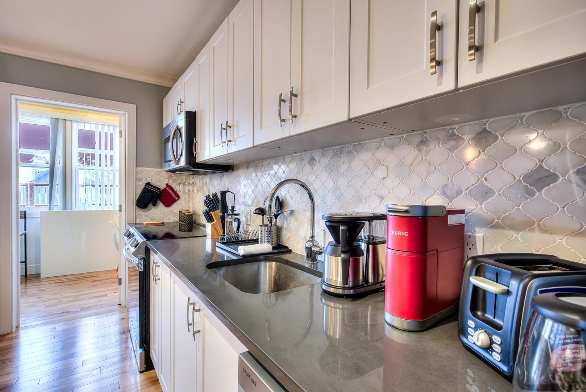 Apartment Charming 2br With Balcony In