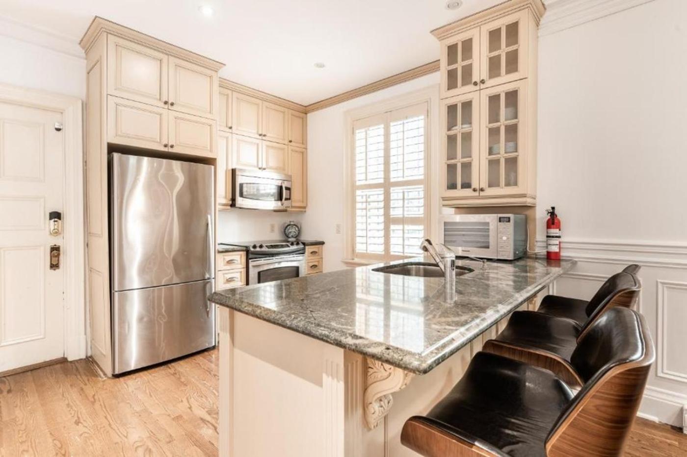 Luxurious 1 Bedroom With 2 Beds - B * Montreal