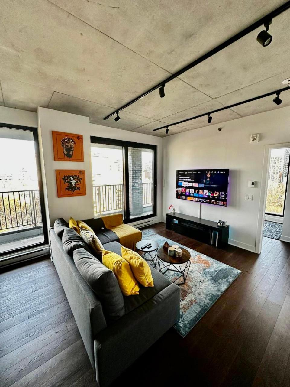 Downtown With Amazing View Apartment