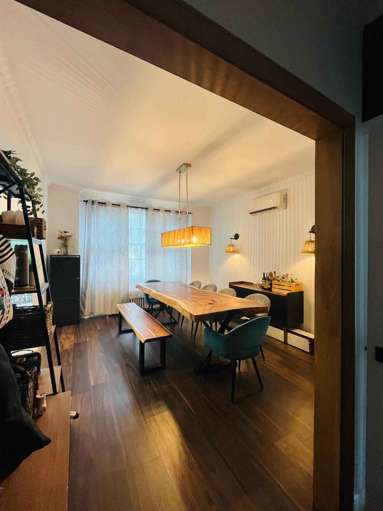 Ville-emard Duplex Avec Esprits De Communaute Bed & Breakfast