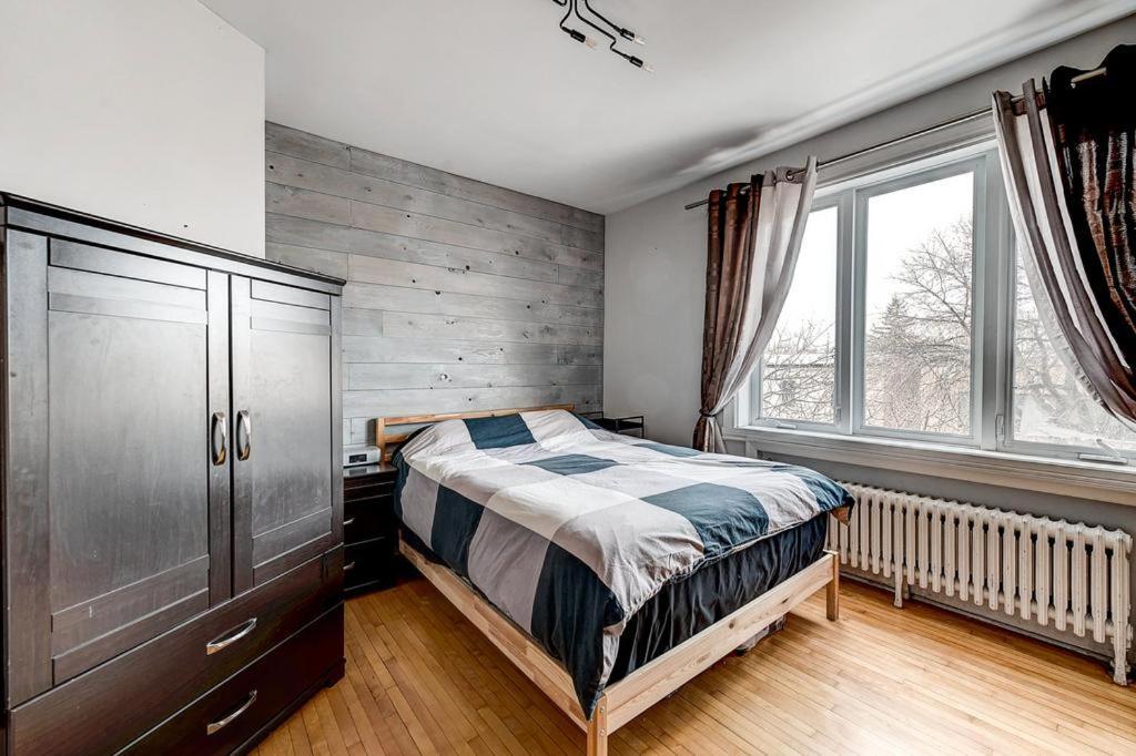 Ville-emard Duplex Avec Esprits De Communaute Bed & Breakfast