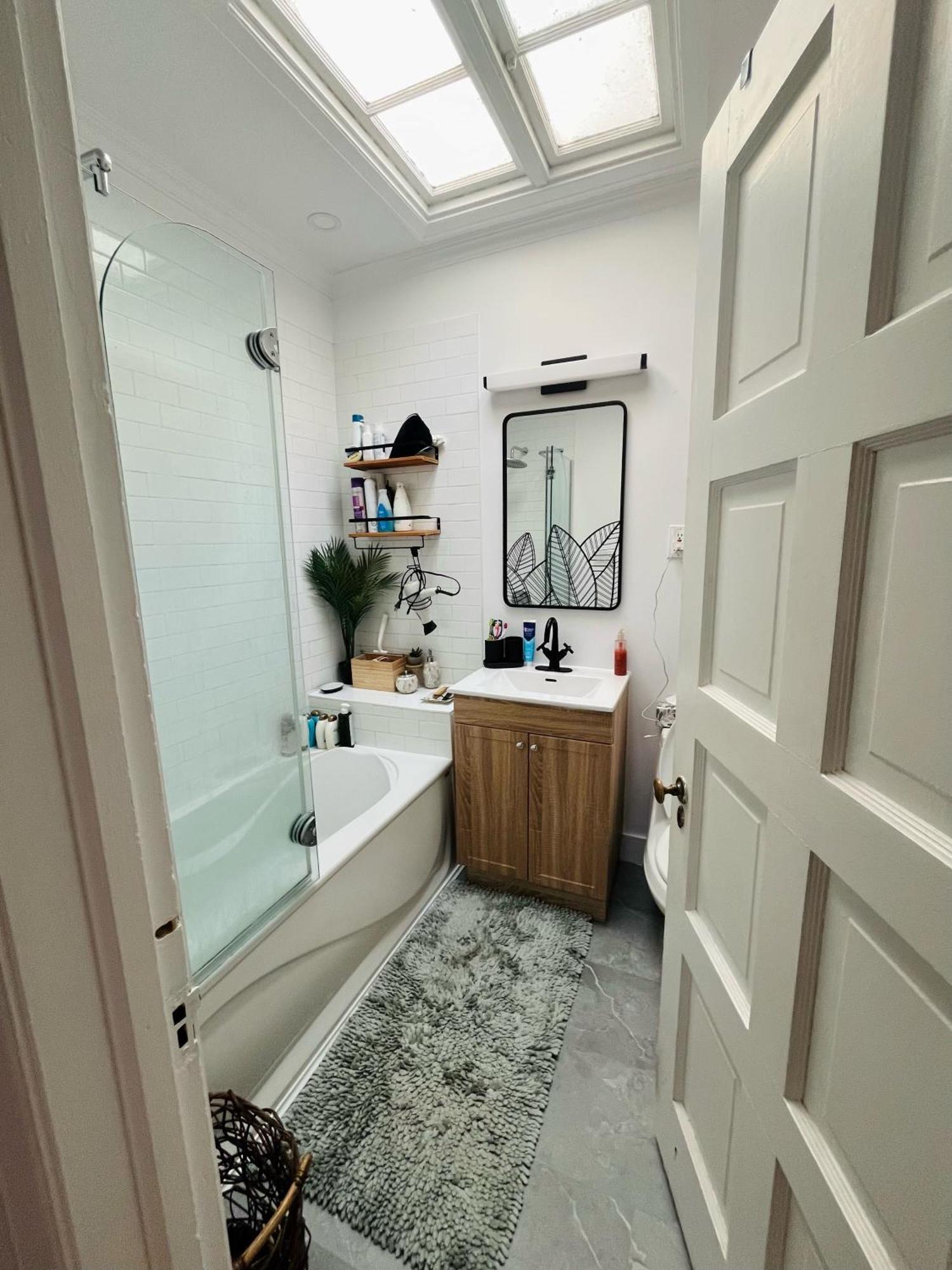 Bed & Breakfast Ville-emard Duplex Avec Esprits De Communaute