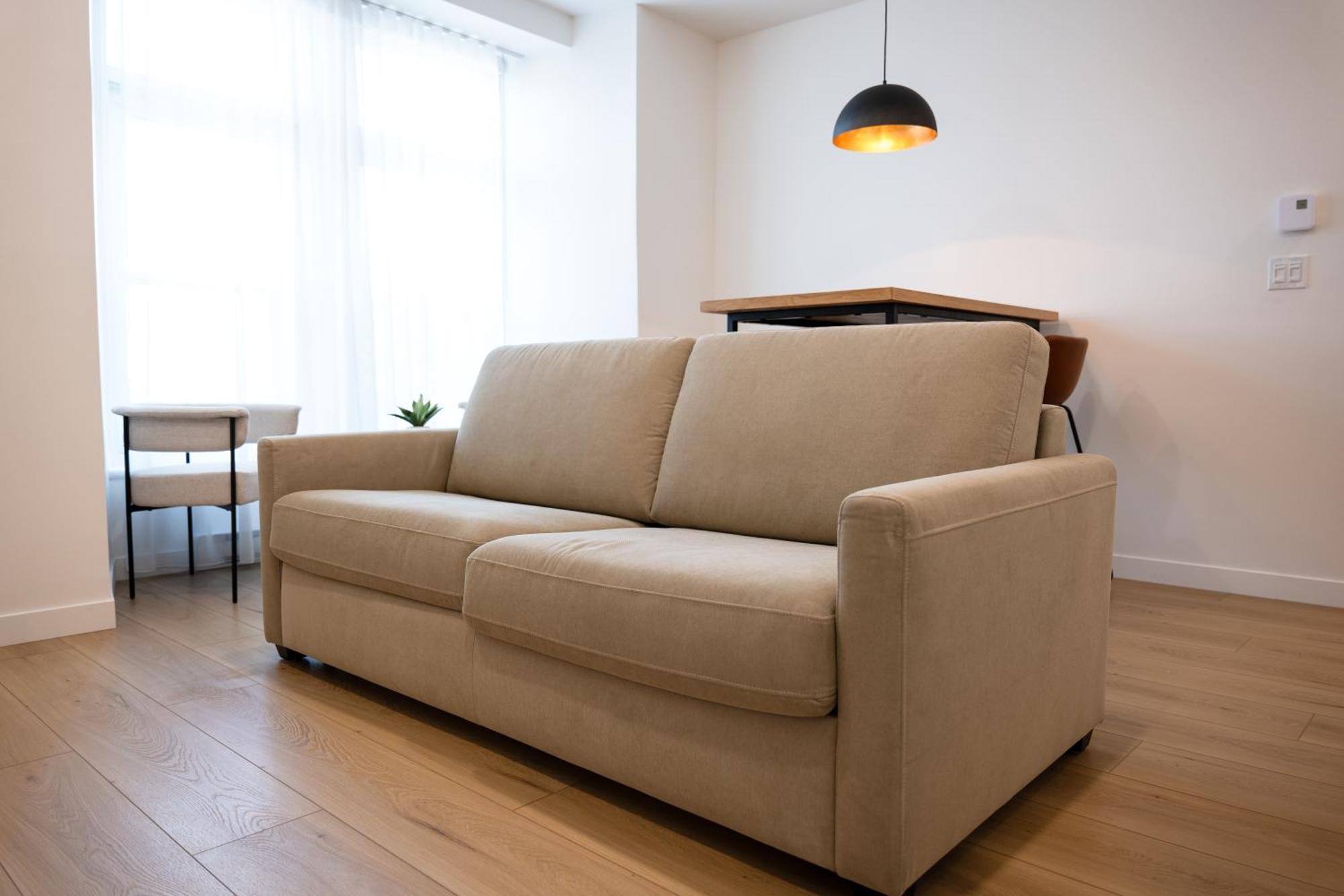 #5 - Spacious 3bds - Self Check In - Plateau - St-denis - Ac - Tv Apartment Montreal