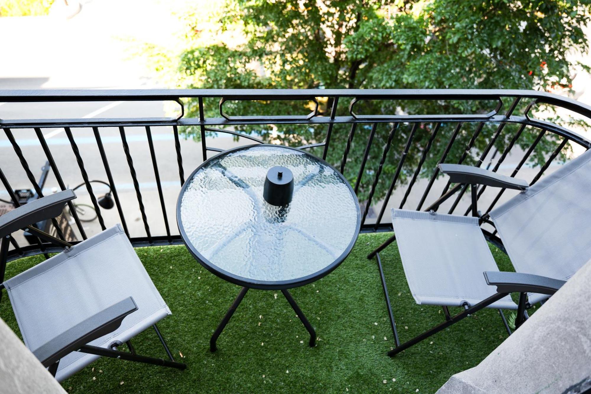 Apartment #5 - Spacious 3bds - Self Check In - Plateau - St-denis - Ac - Tv Montreal