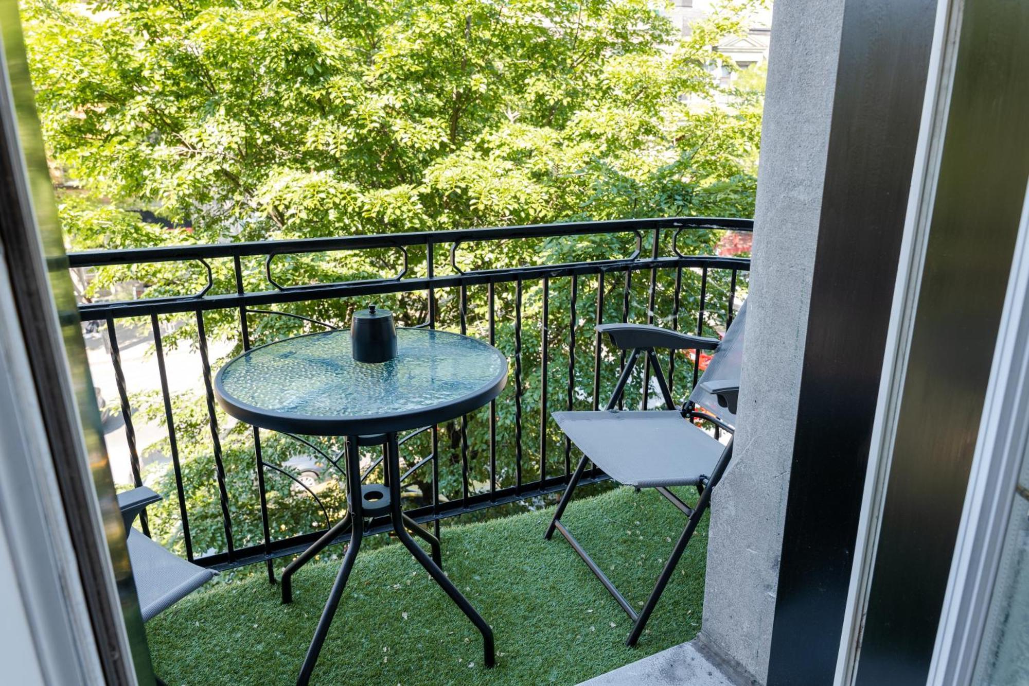 Apartment #5 - Spacious 3bds - Self Check In - Plateau - St-denis - Ac - Tv Montreal