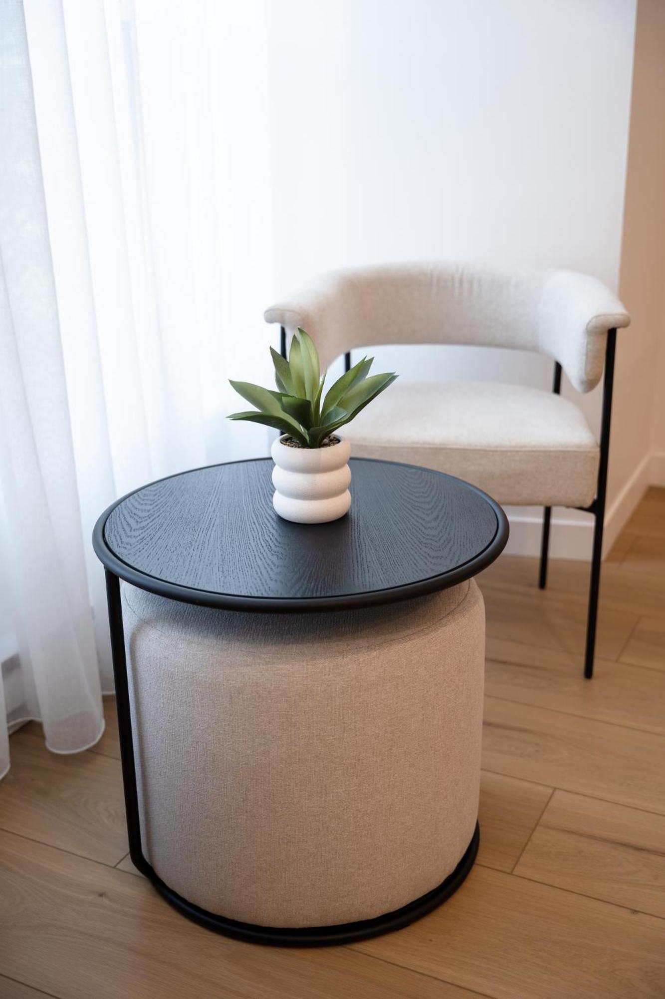 #5 - Spacious 3bds - Self Check In - Plateau - St-denis - Ac - Tv *