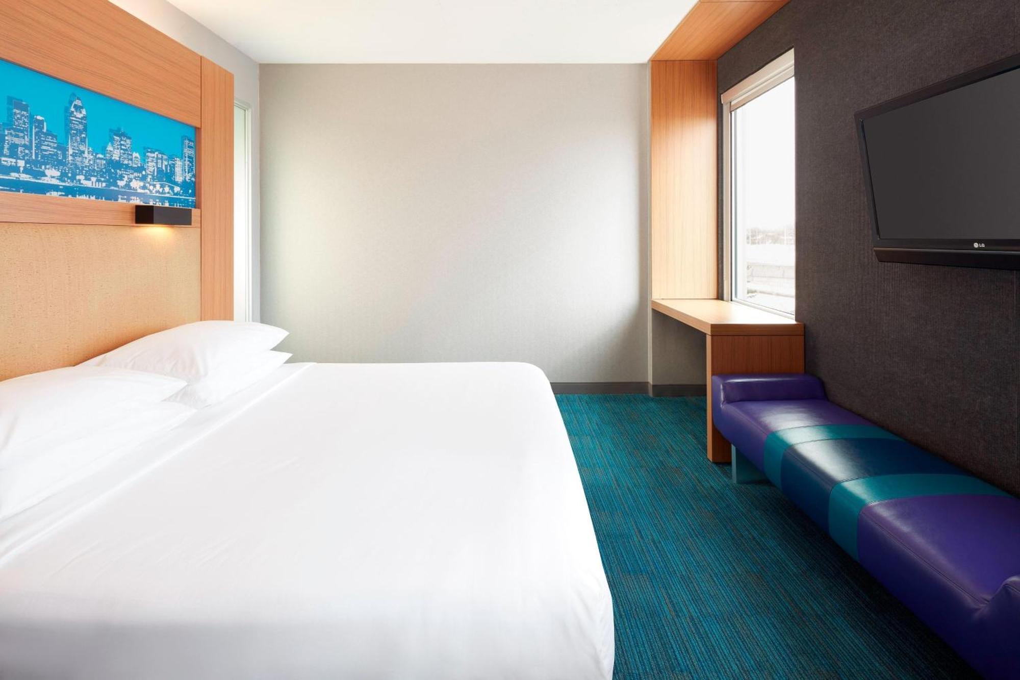 Aloft Airport Hotel Montreal