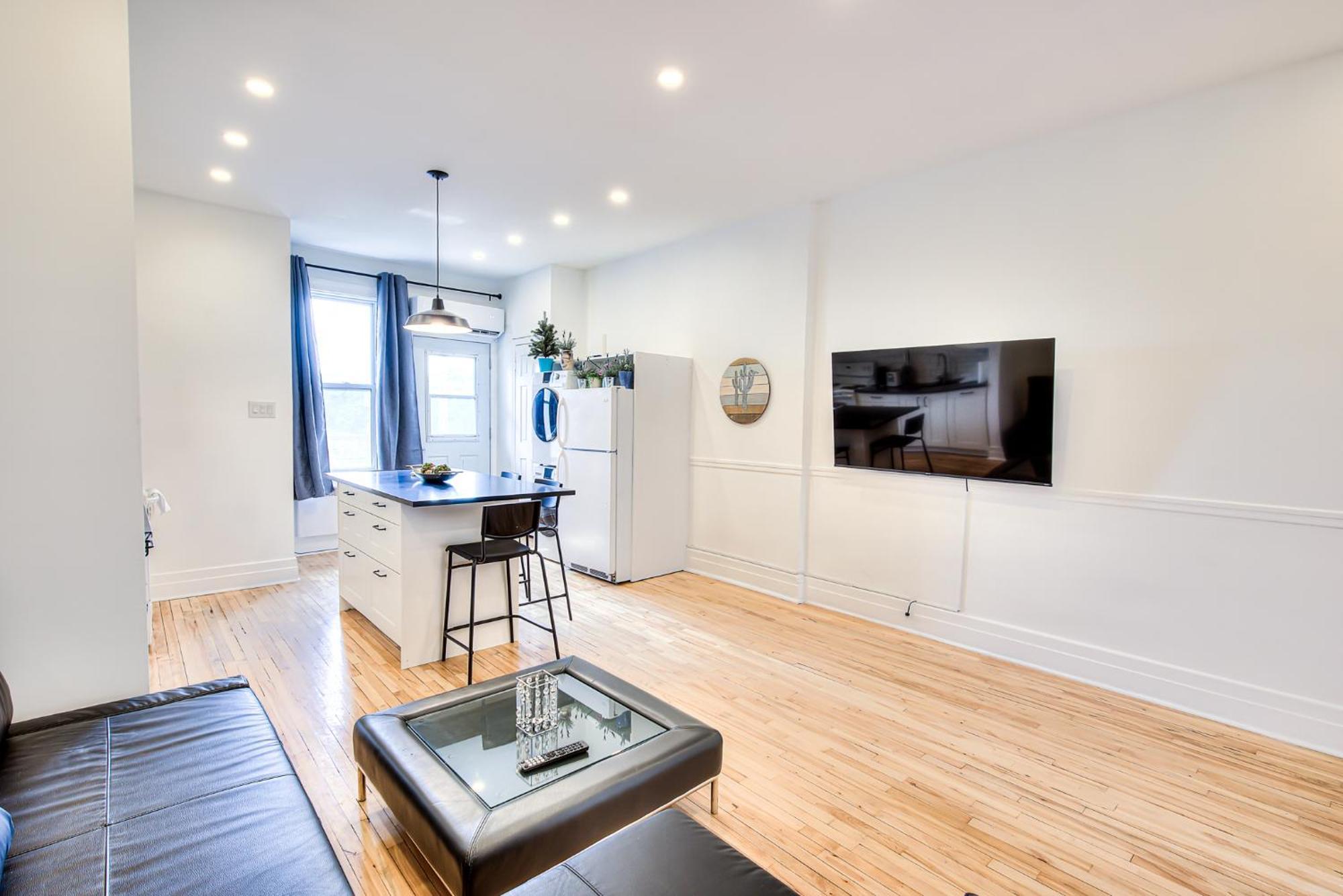 Vacation & Attractions By Downtown & Plateau * Montreal