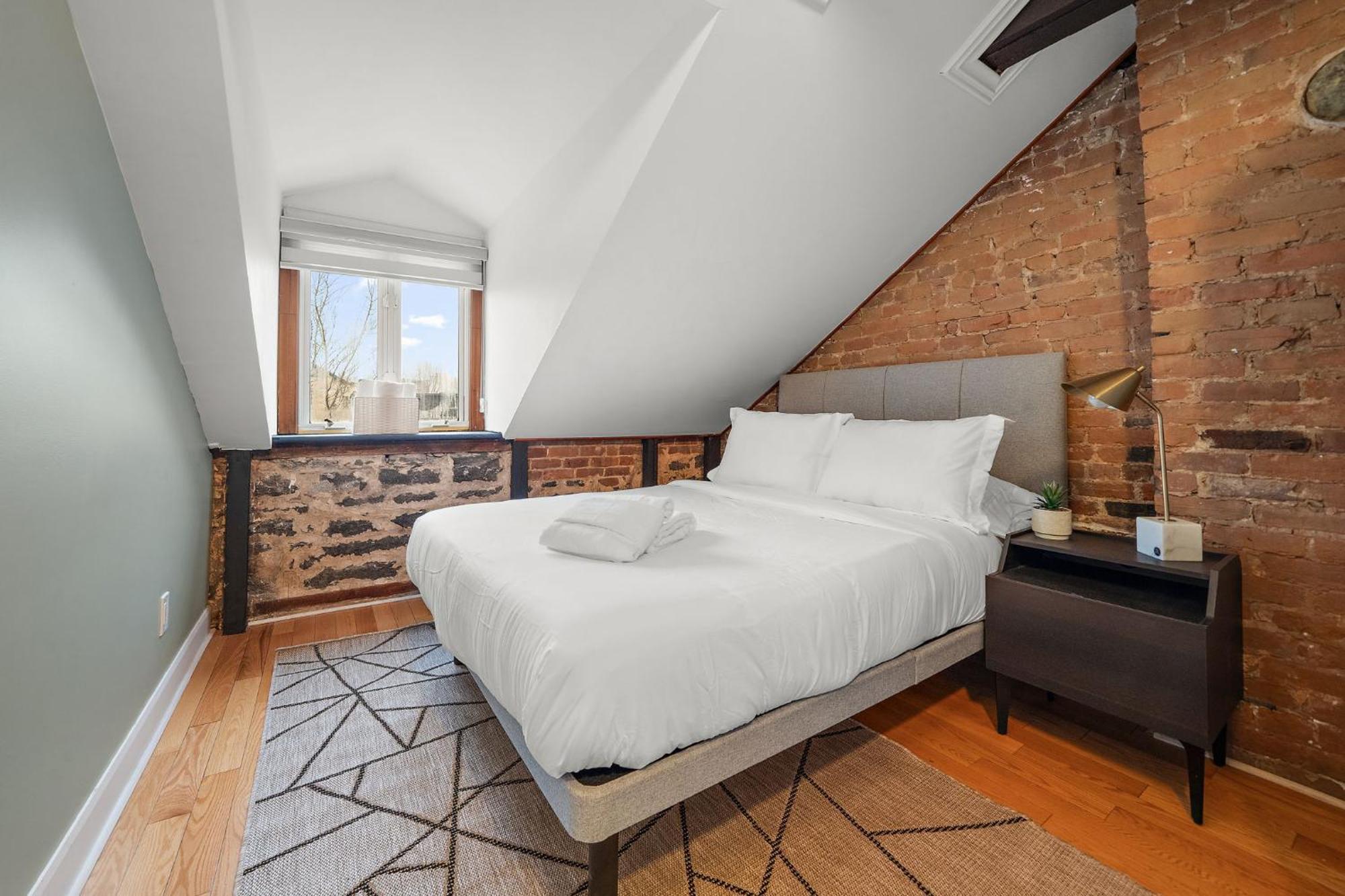 The Ontario Loft Apartment Montreal
