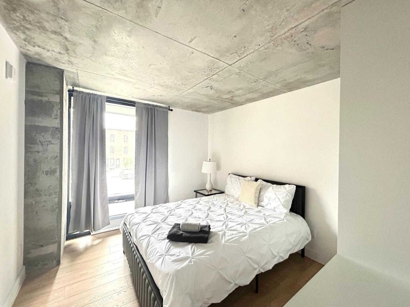 Modern 2 Bedroom In Griffintown - Stylish And Convenient Apartment *