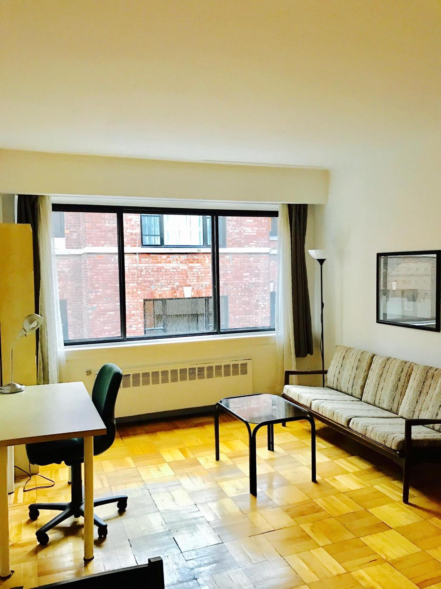 Stylish Comfortable In The Golden Square Mile Apartment Montreal
