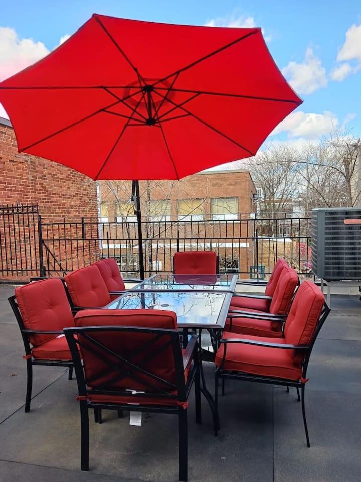 Apartment Huge 3 Bedroom With A Large Patio