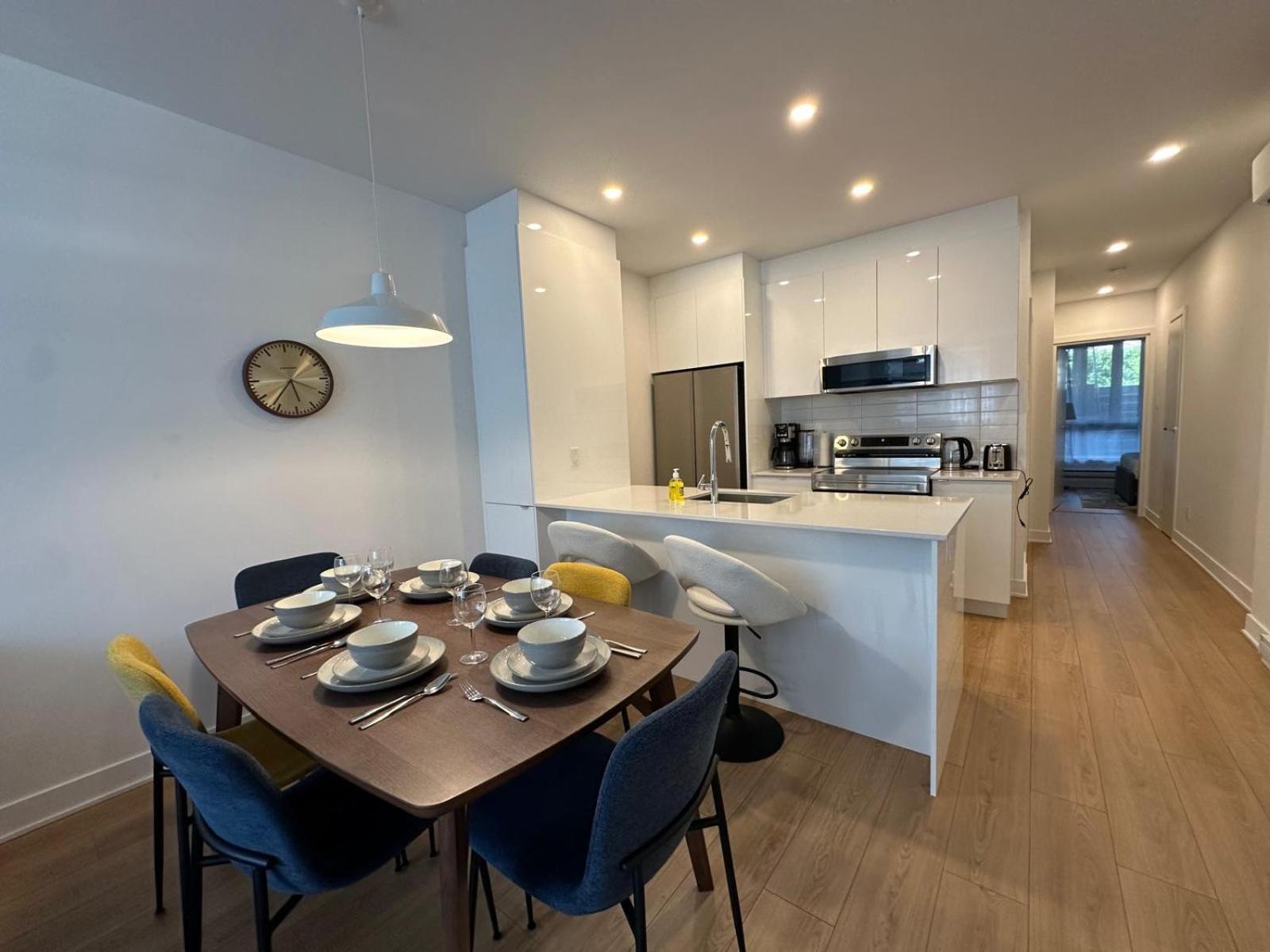 Beautiful & New! Renovated For Your Style Comfort Apartment Montreal