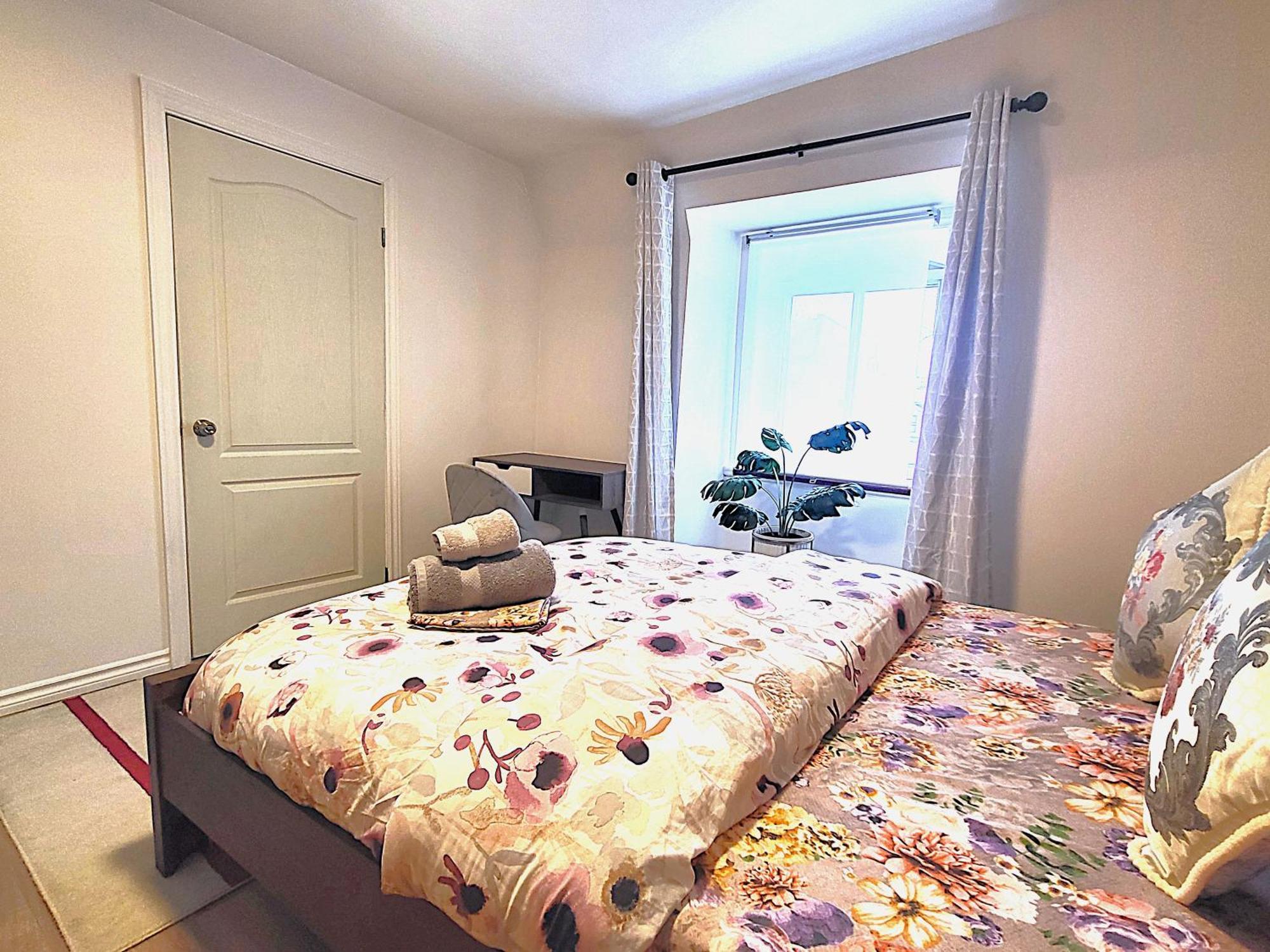 Stunning 3br Apartment, Free Parking, *