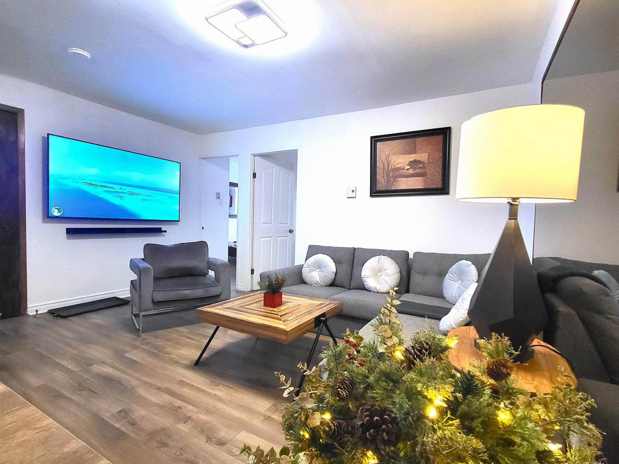 Apartment Stunning 3br Apartment, Free Parking, Montreal
