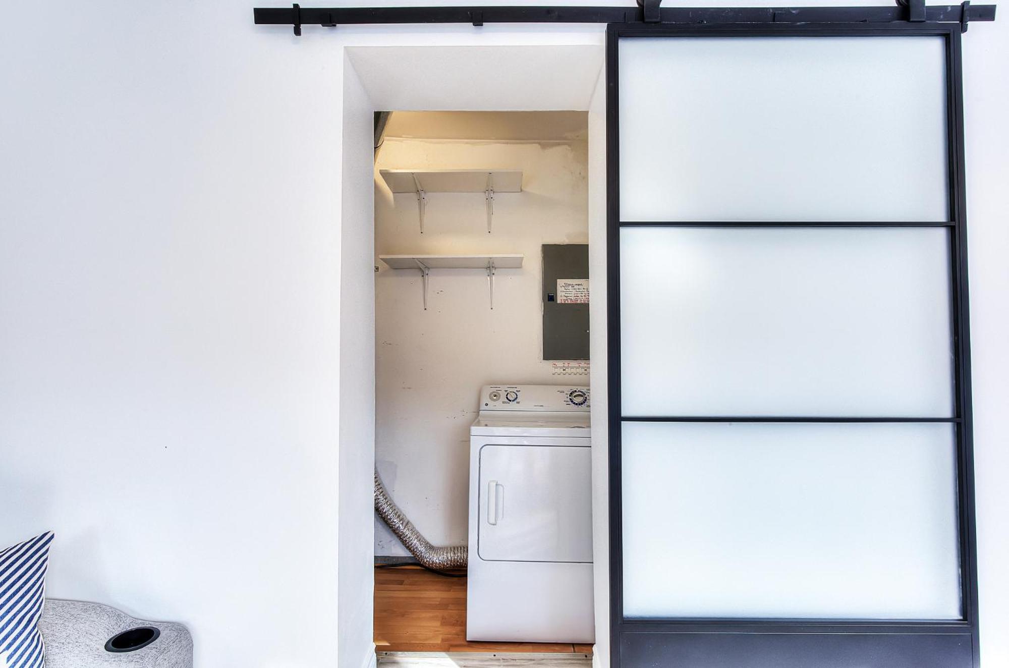 Apartment Stunning 3br Apartment, Free Parking, Montreal
