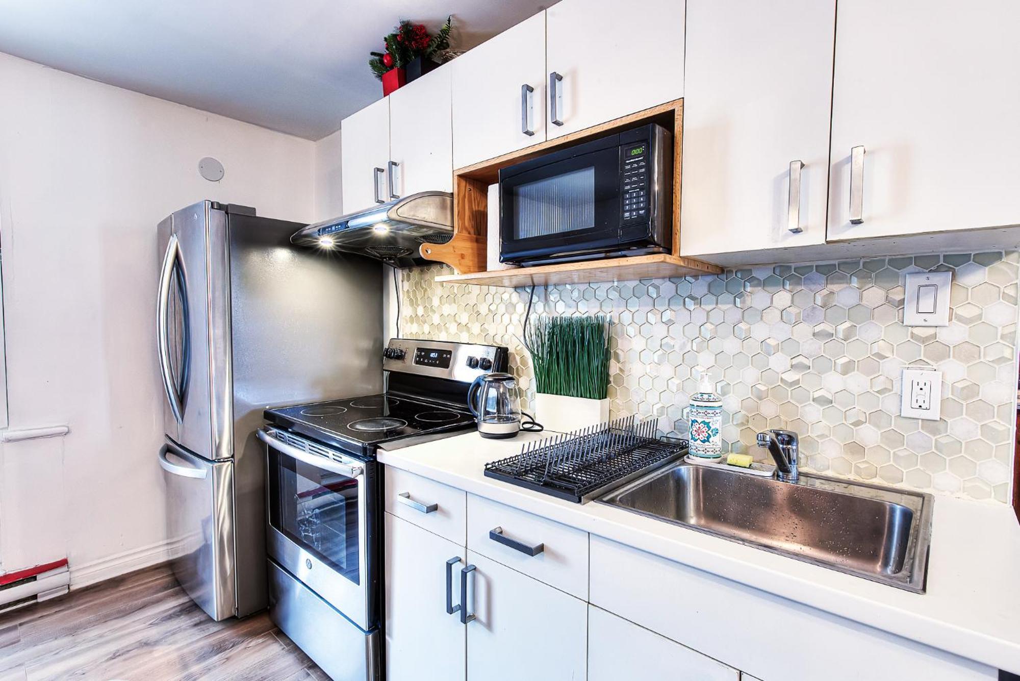 Stunning 3br Apartment, Free Parking,