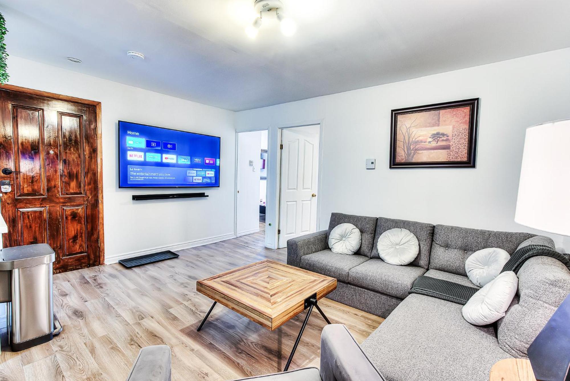 Stunning 3br Apartment, Free Parking, *