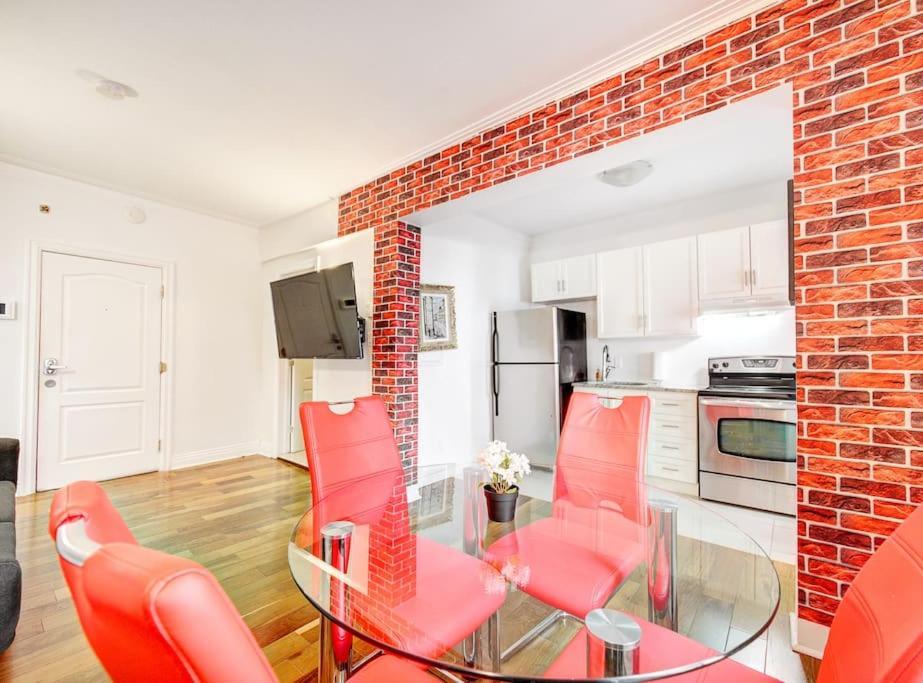Cozy & Stylish 2br-condo 2 Min From Bell Center D7 Apartment