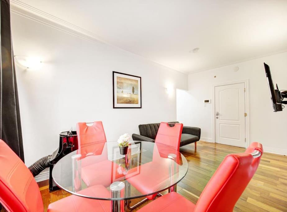 Cozy & Stylish 2br-condo 2 Min From Bell Center D7 *