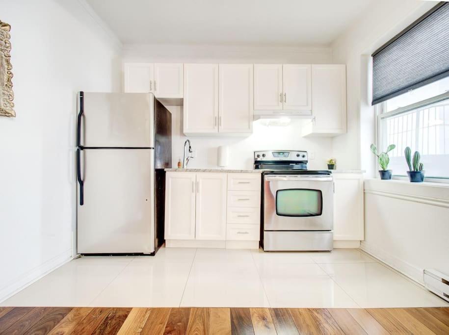 Cozy & Stylish 2br-condo 2 Min From Bell Center D7 Montreal