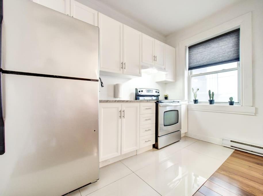 Apartment Cozy & Stylish 2br-condo 2 Min From Bell Center D7 *