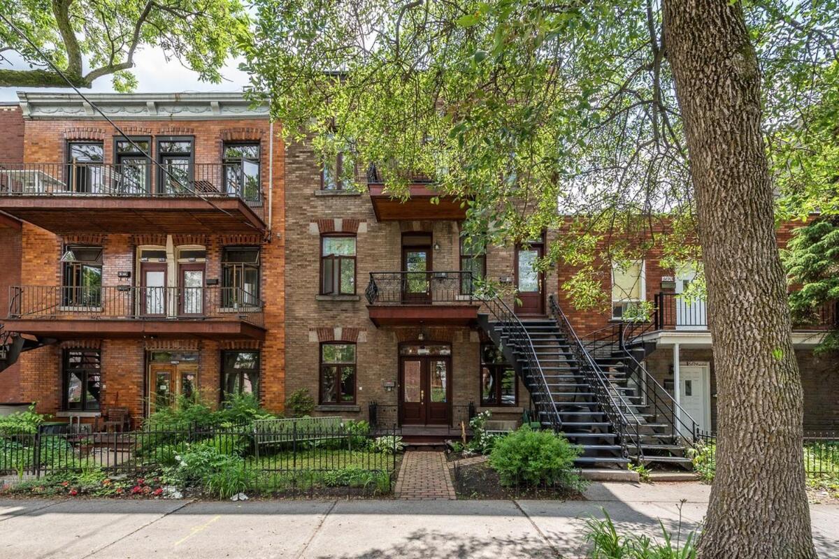 Spacious 2-level 4 Bedroom Near Jean-talon Market, Pets Welcome! Montreal