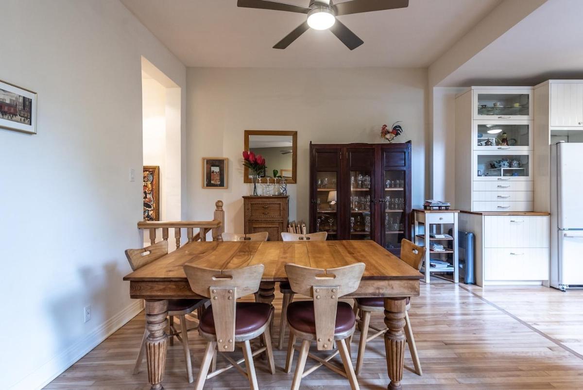 Spacious 2-level 4 Bedroom Near Jean-talon Market, Pets Welcome! Apartment Montreal