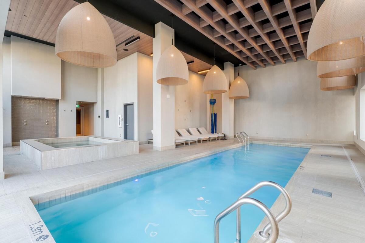 3 Bd Penthouse With View Apartment *