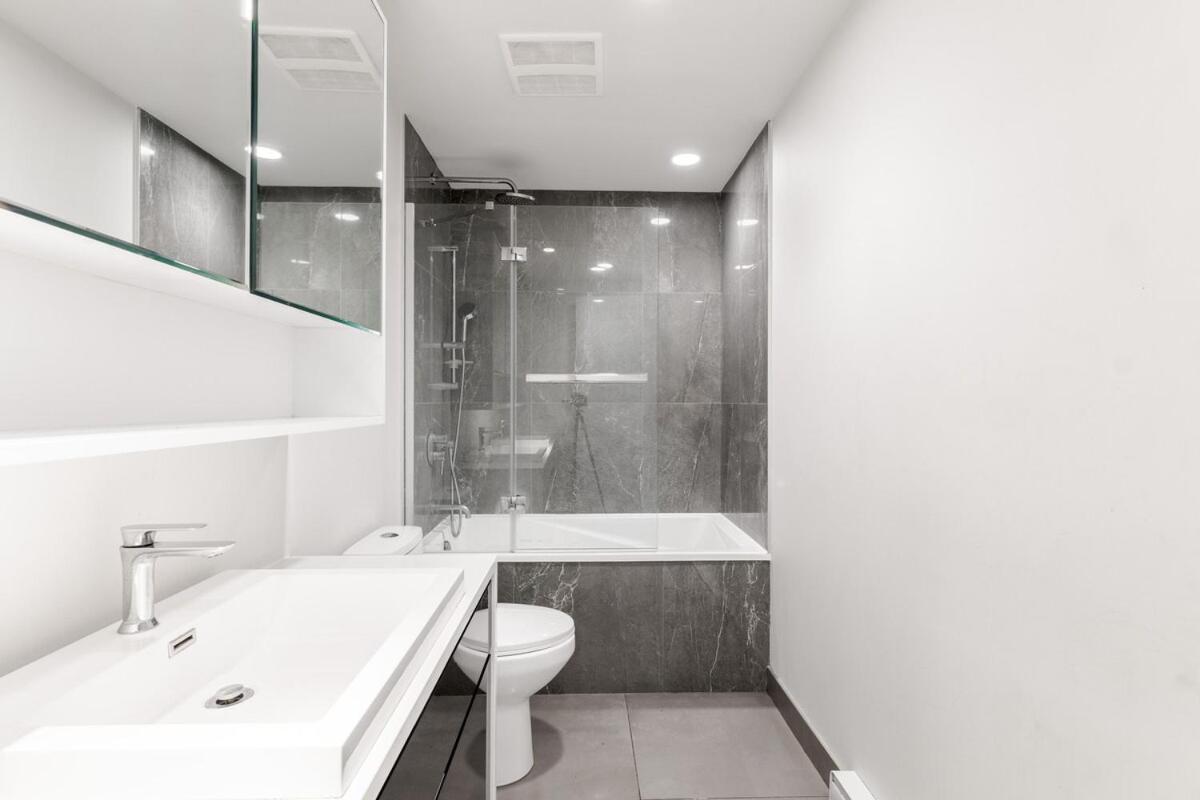 Apartment 3 Bd Penthouse With View