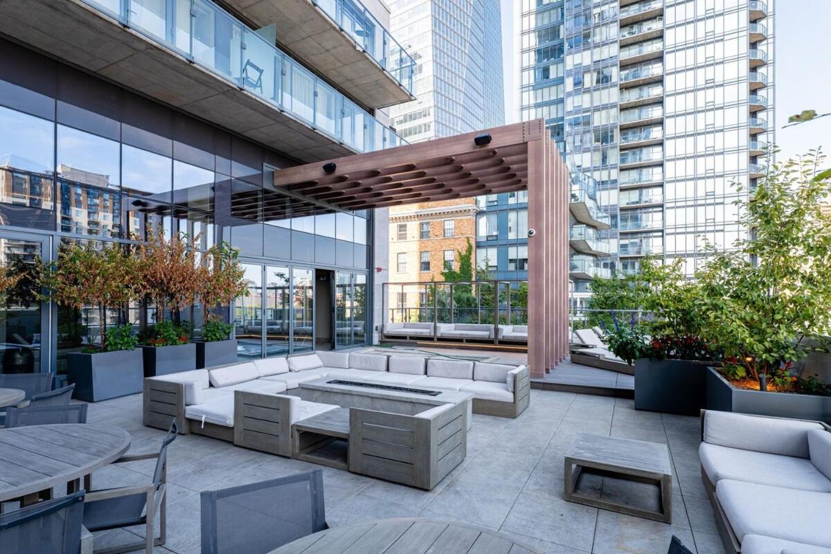 3 Bd Penthouse With View Apartment *
