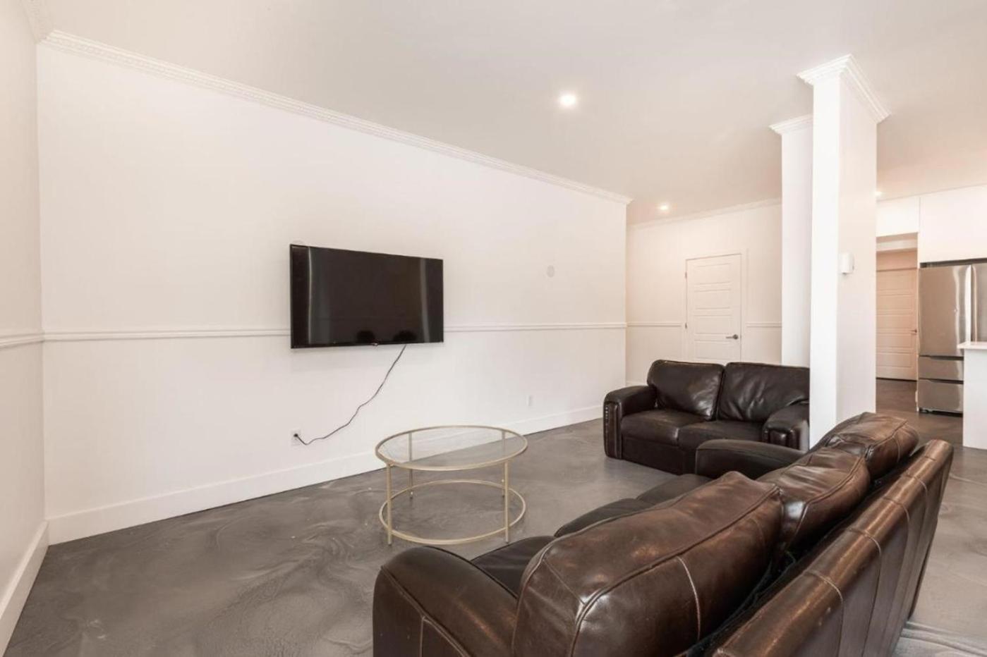 Apartment Spacious 3 Bedroom - 1897 Montreal