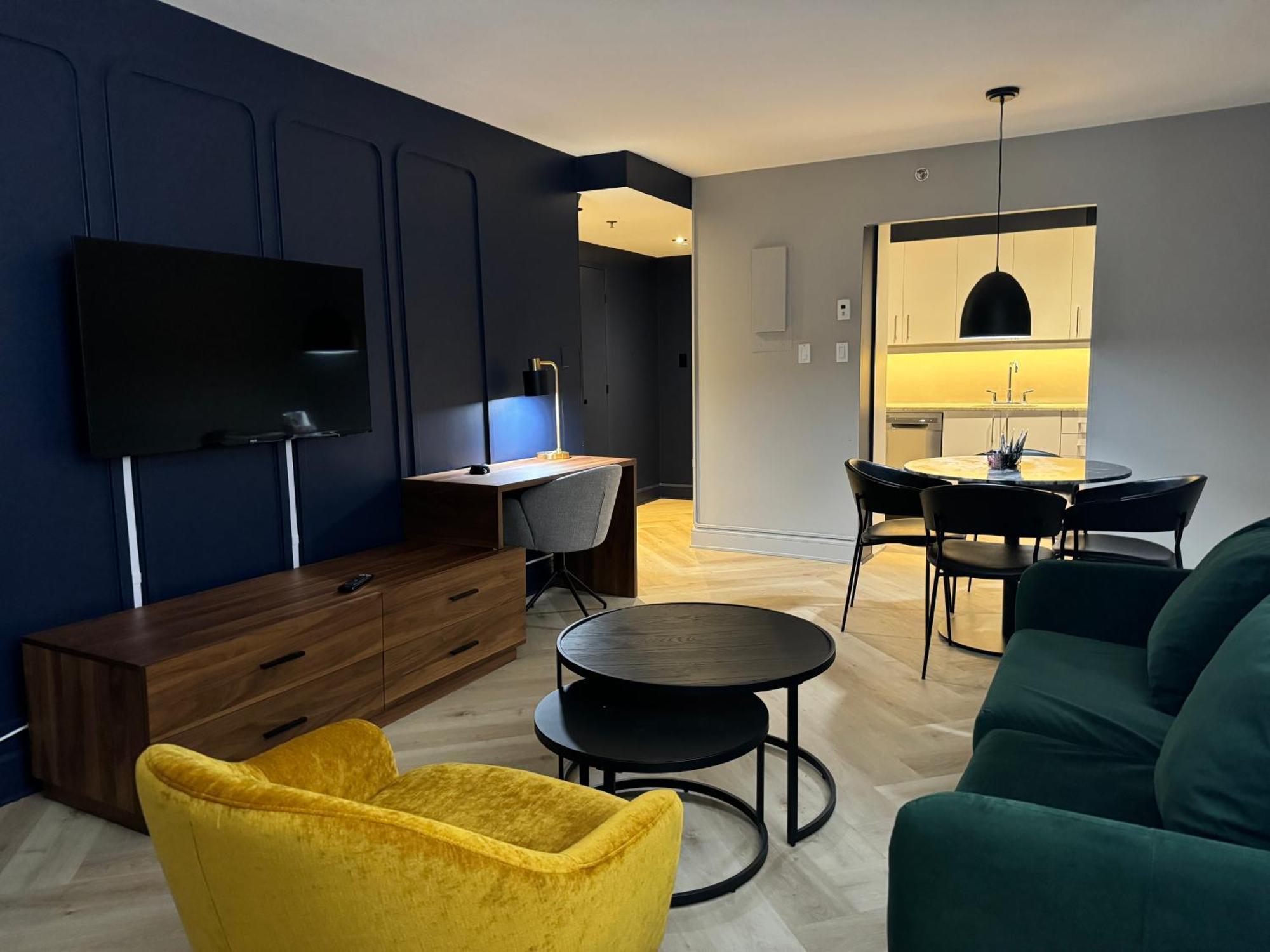 Beautiful In Heart Of Apartment *