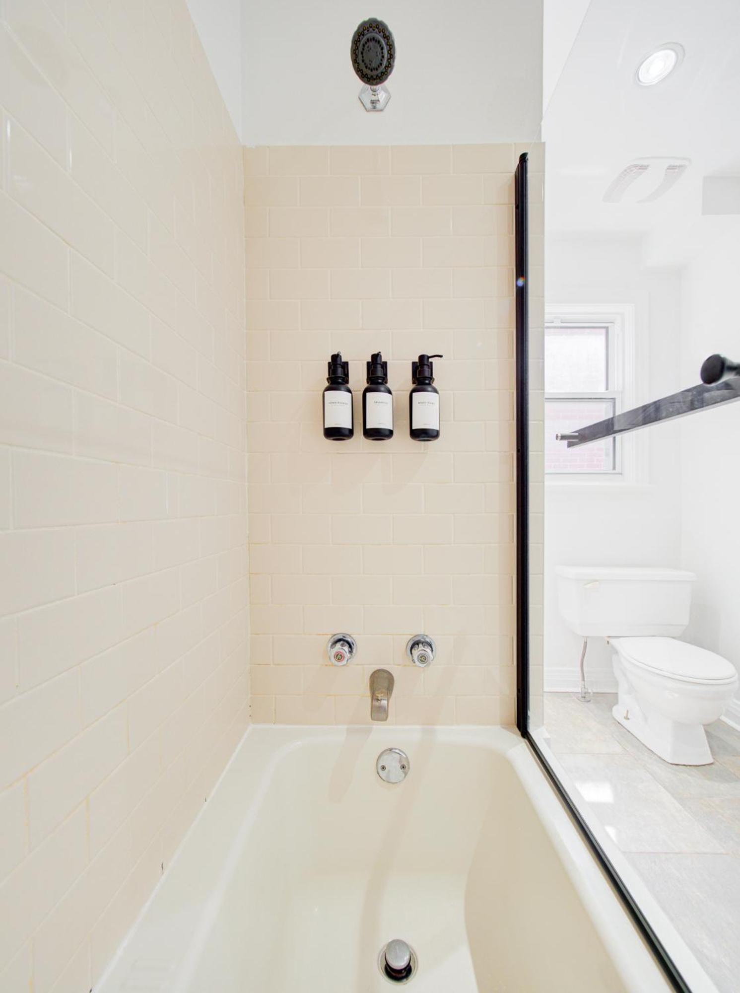 Spacious 4-bedrooms In Homa 22 *