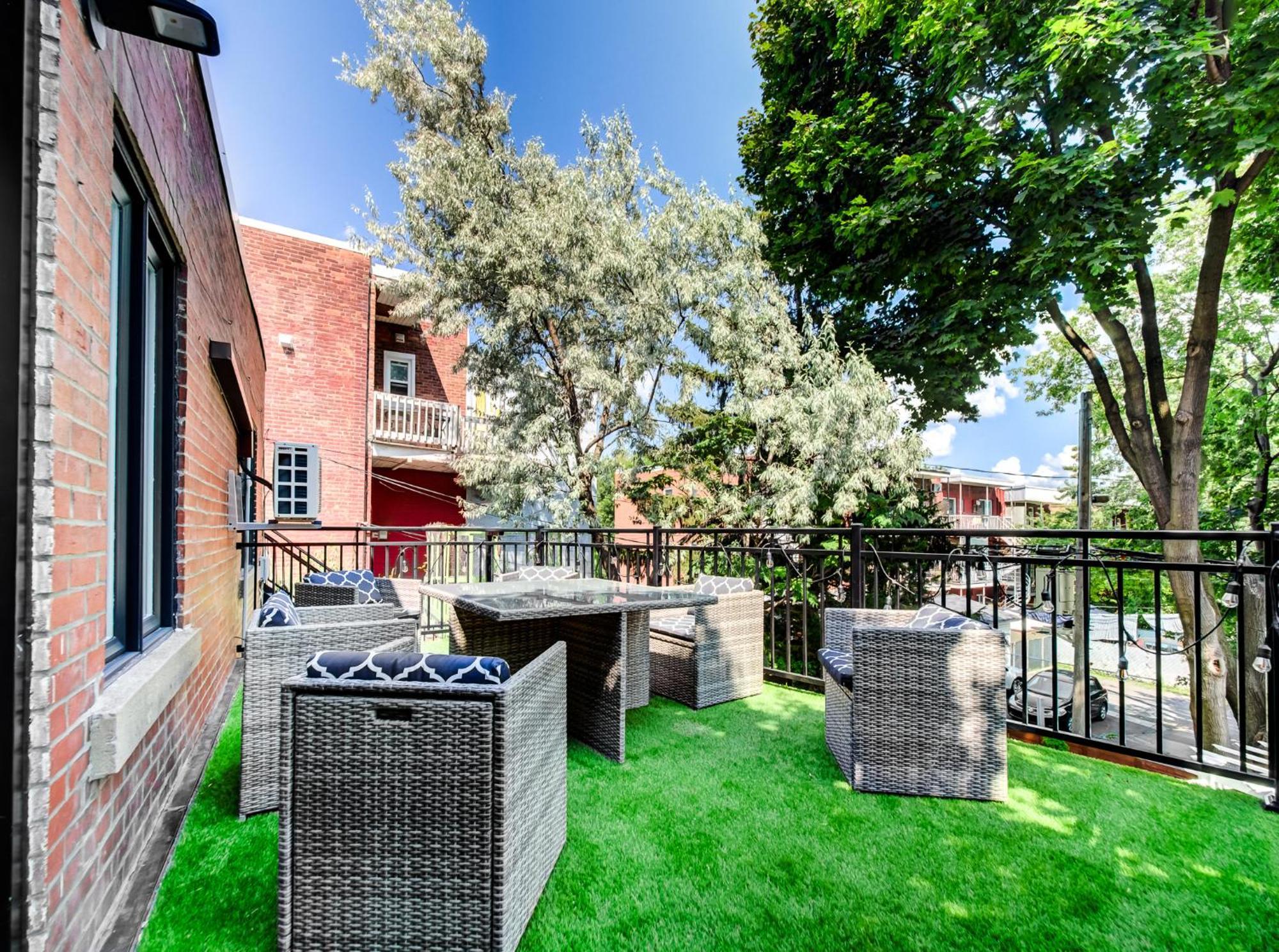 Apartment Spacious 4-bedrooms In Homa 22 Montreal