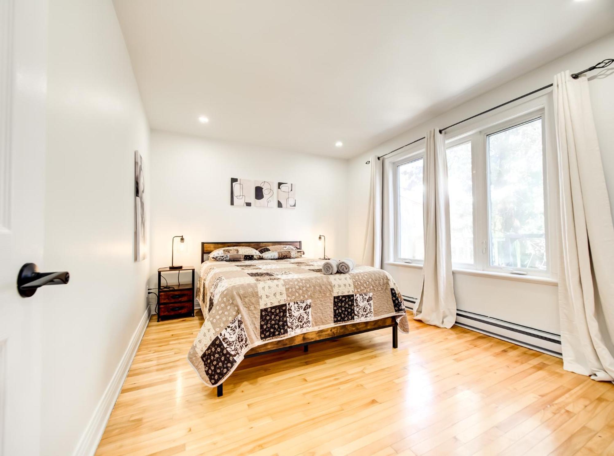 Spacious 4-bedrooms In Homa 22 Apartment Montreal