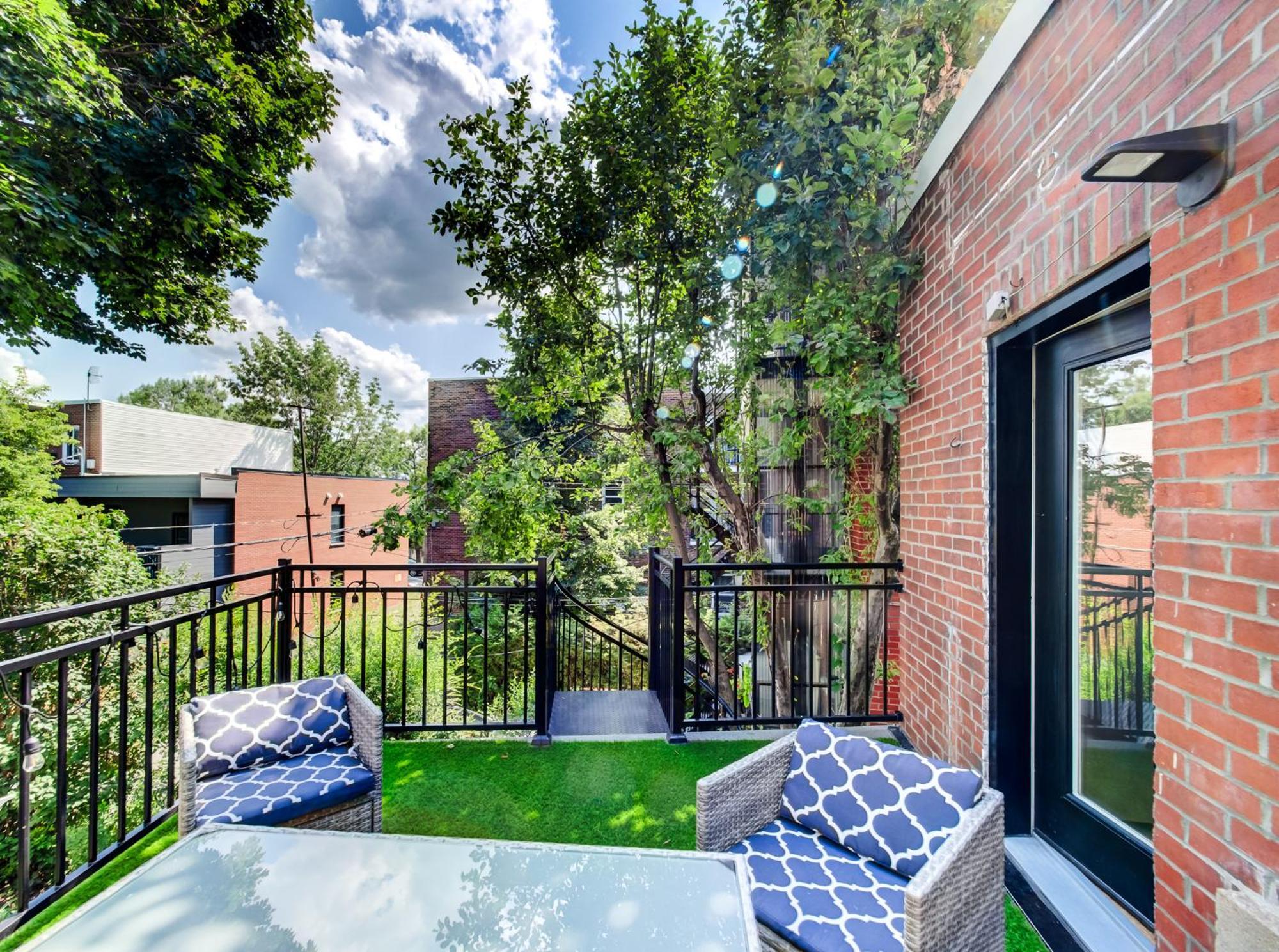 Apartment Spacious 4-bedrooms In Homa 22 Montreal