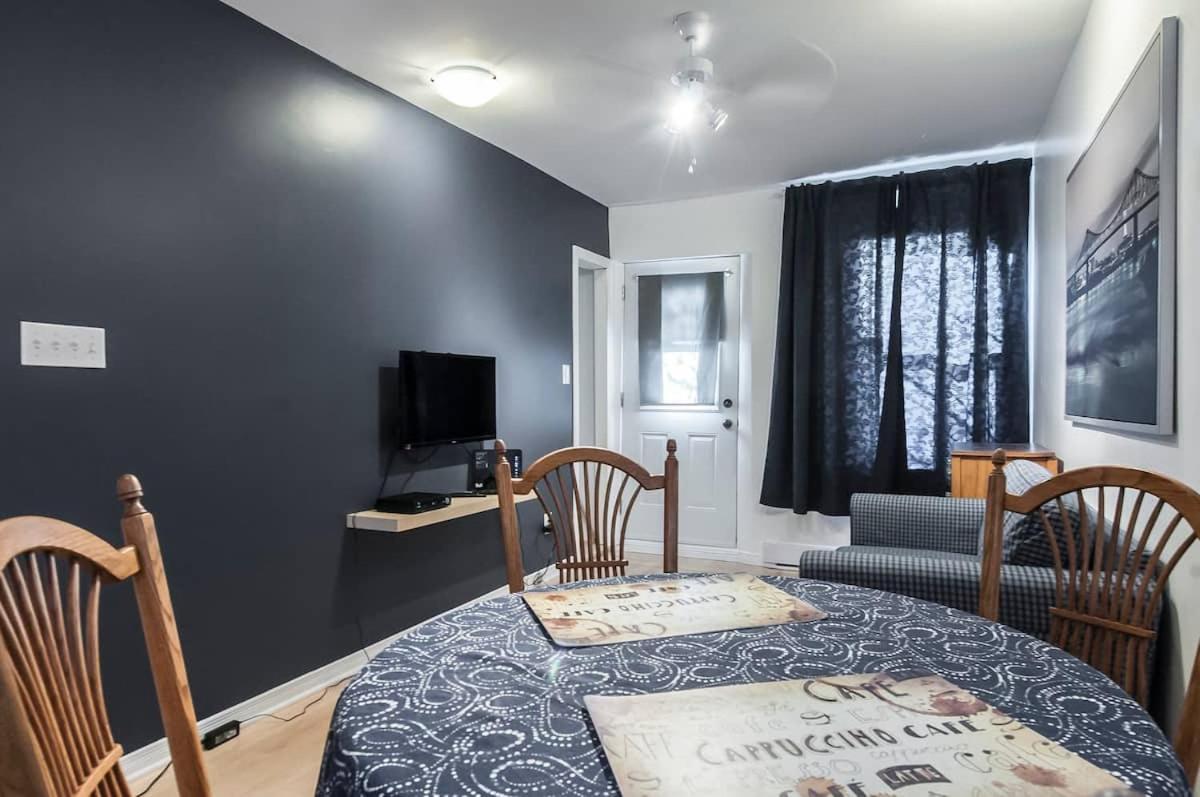 Apartment Metro Sherbrooke - 1 Bedroom *