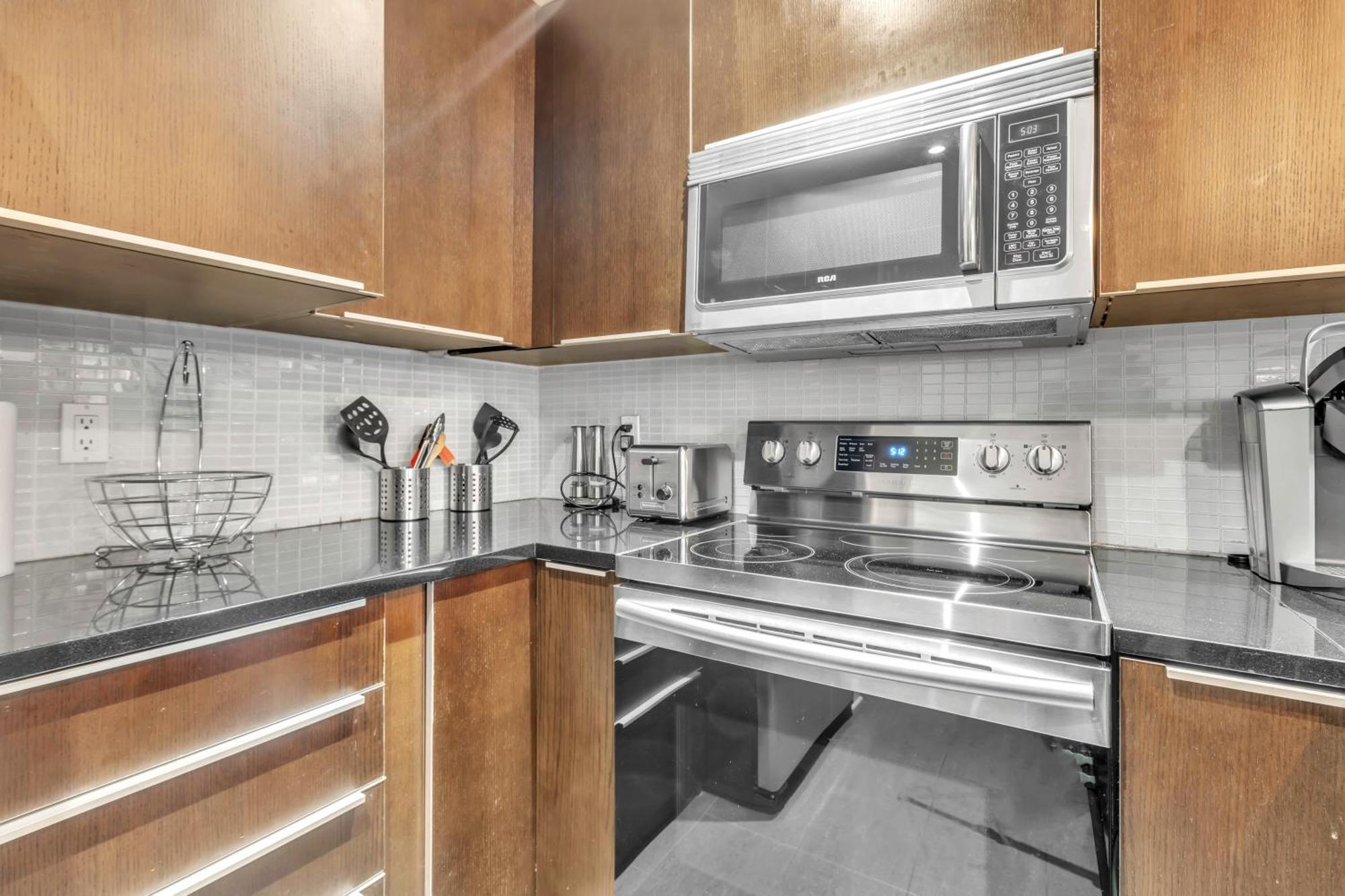 Apartment Luxurious 2 Bedroom 2 Bathroom Downtown Montreal