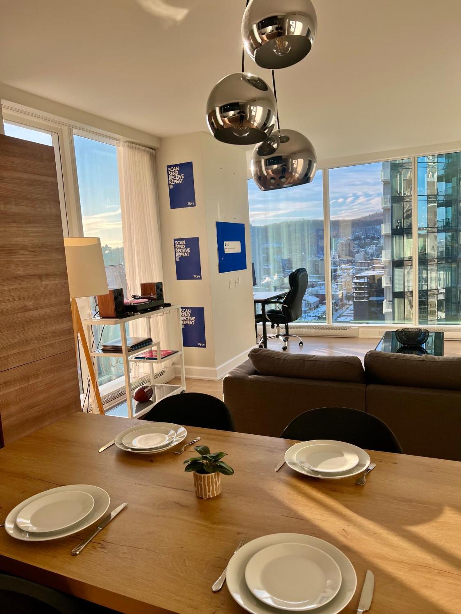 Apartment Modern 2 Bedrooms Downtown *
