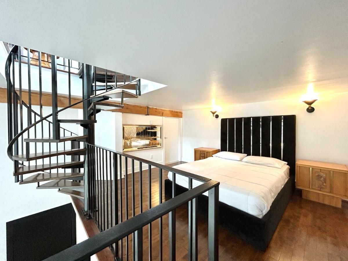Apartment 3 Floor Waterfront Ph Old Mtl *