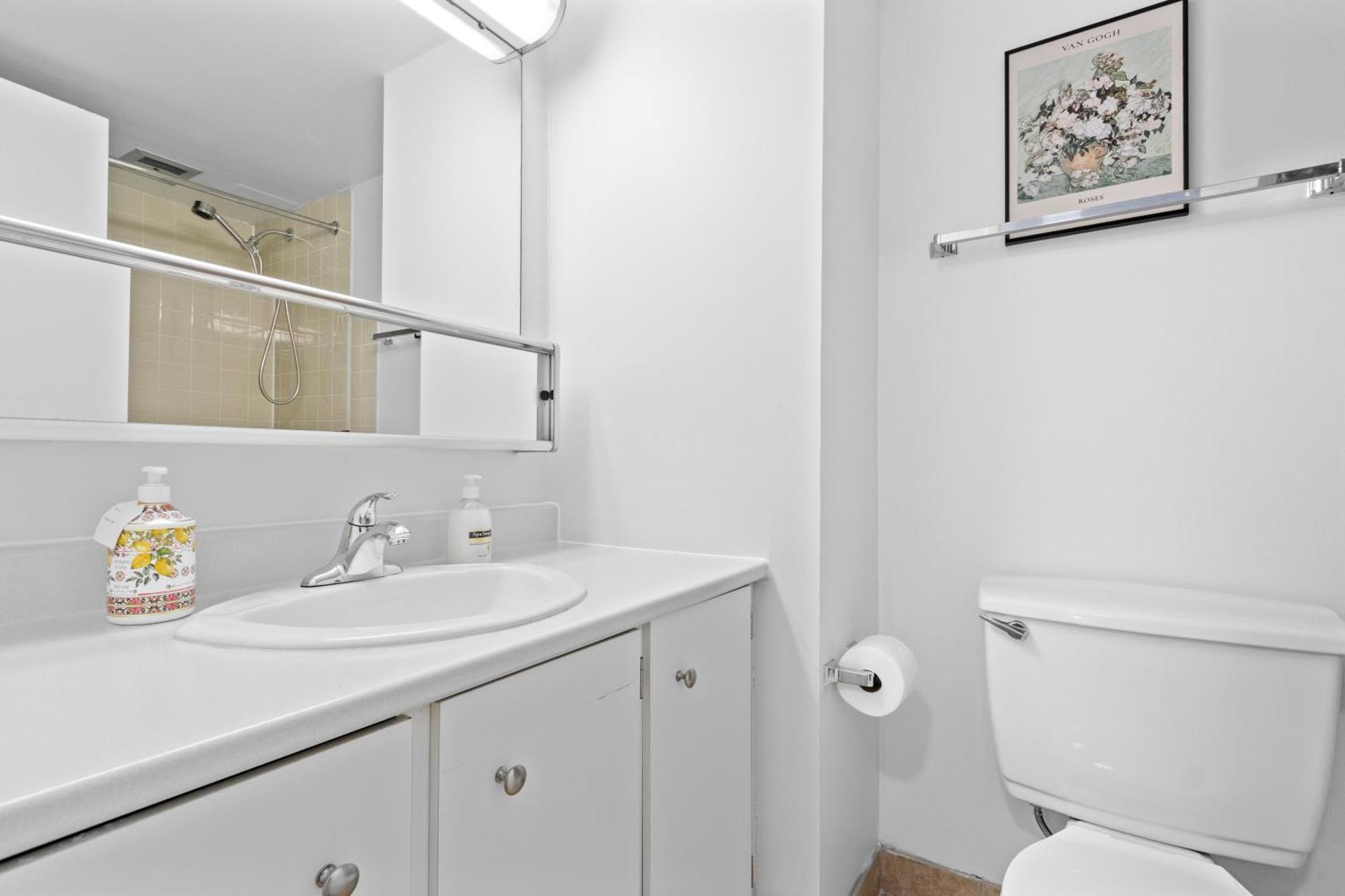 Private With Breathtaking Downtown View And Free Parking Apartment Montreal