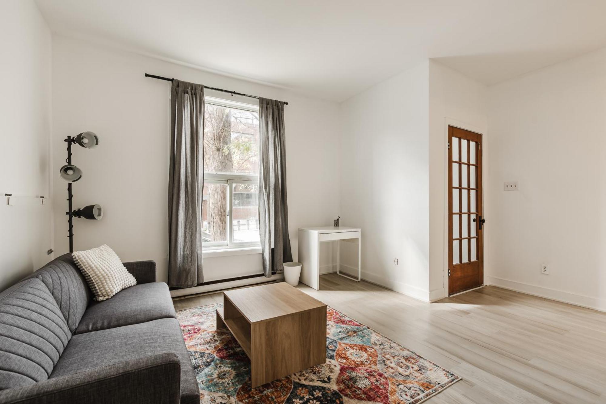 Casamaia - Charming Duplex By The Canal Lachine * Montreal