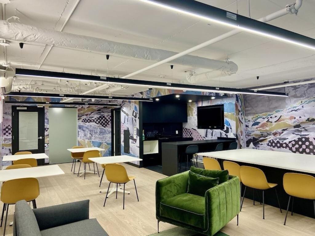 Chic - Centre Mtl *