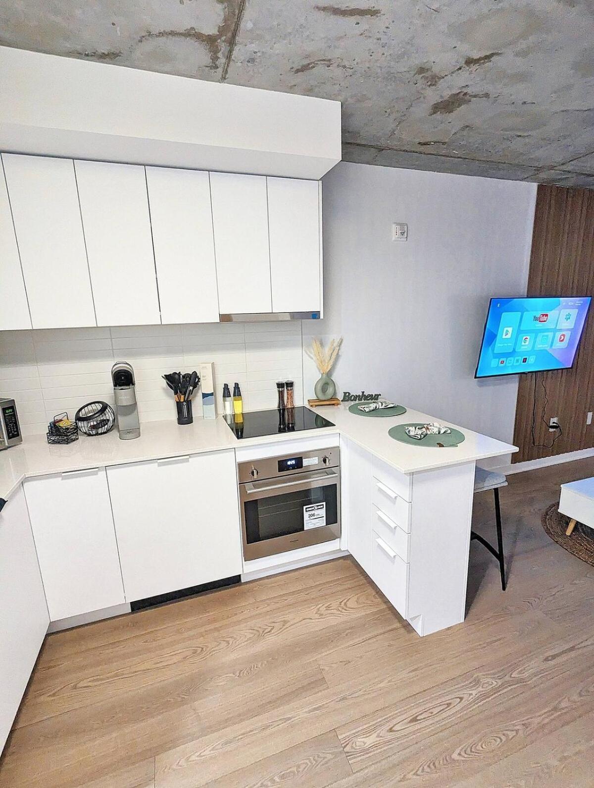 Chic - Centre Mtl Apartment