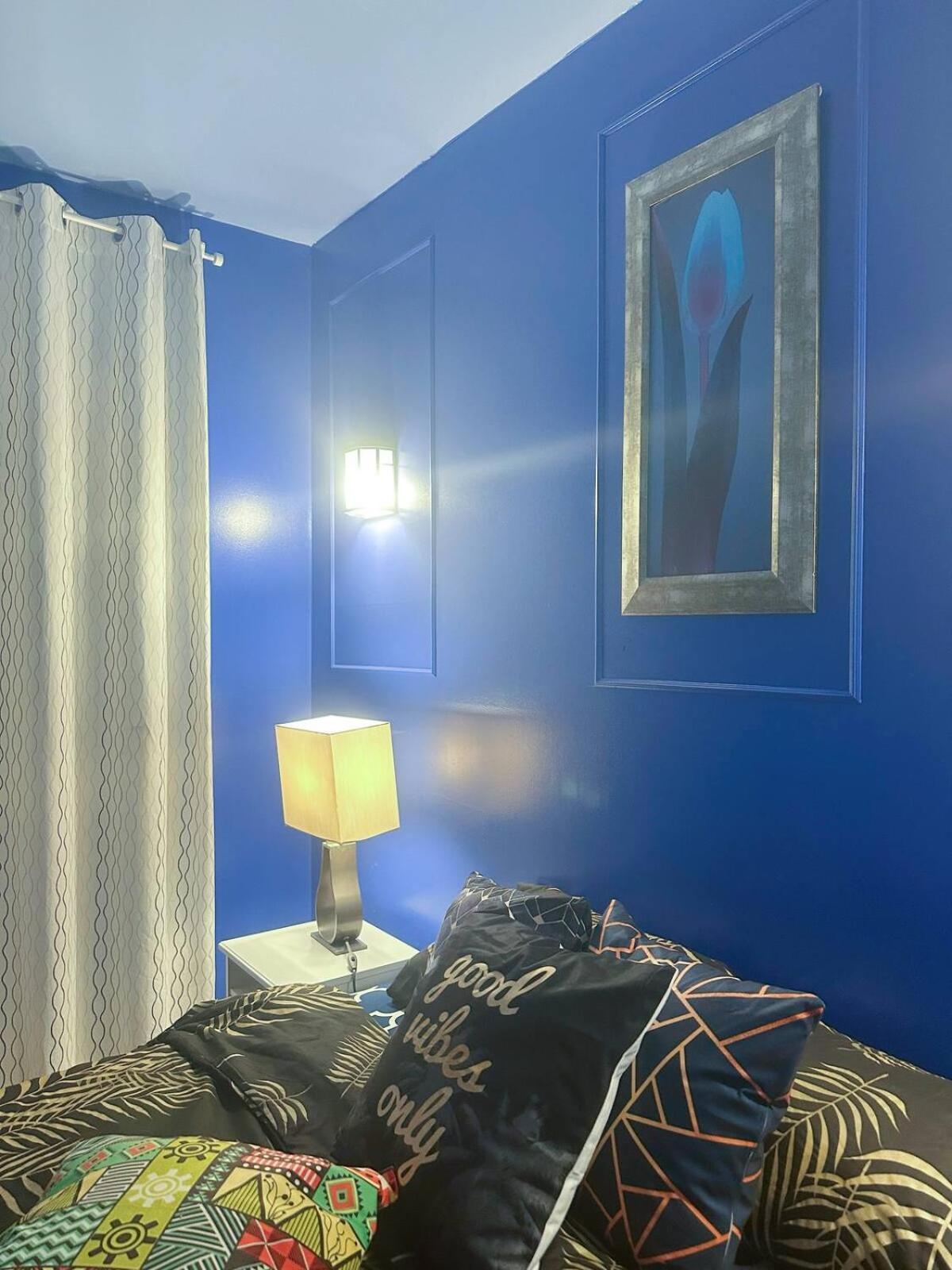 St Denis Unit 3-blue Dream Apartment