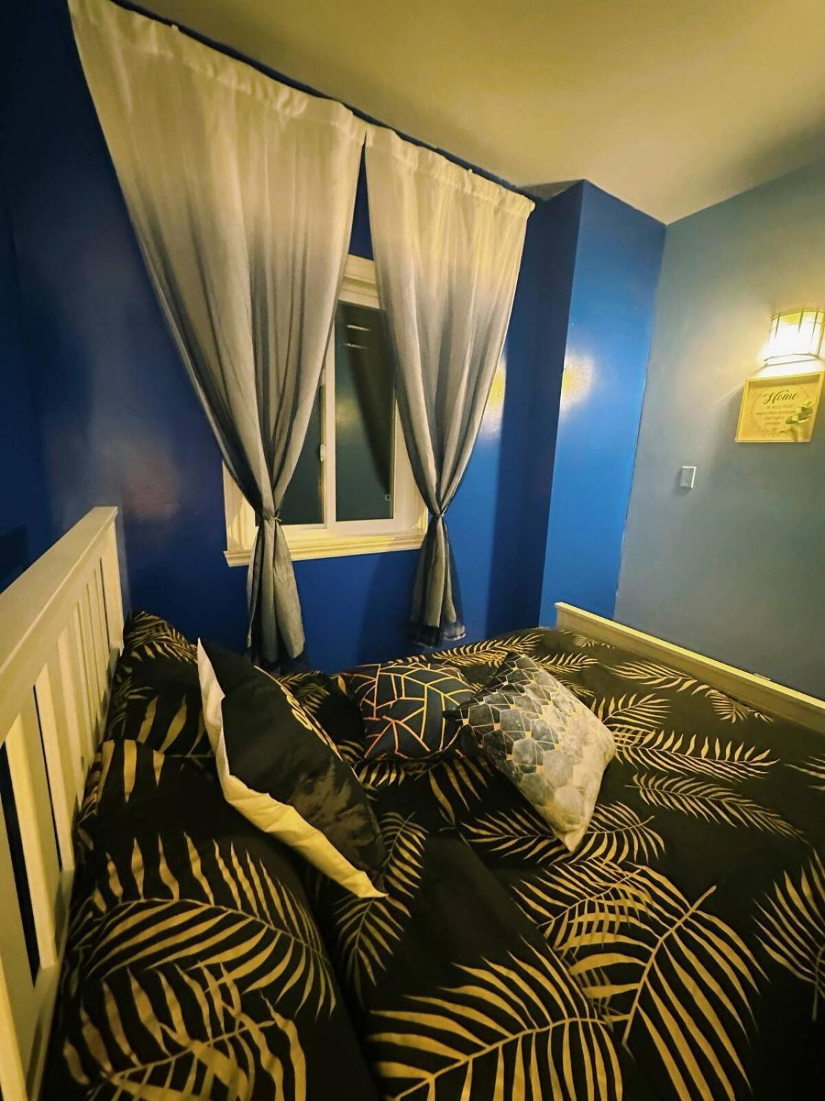 Apartment St Denis Unit 3-blue Dream *