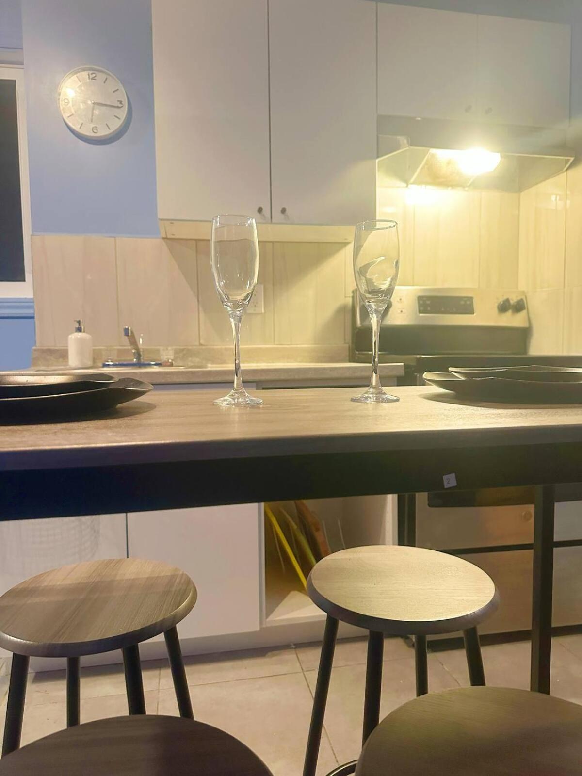St Denis Unit 3-blue Dream Apartment *