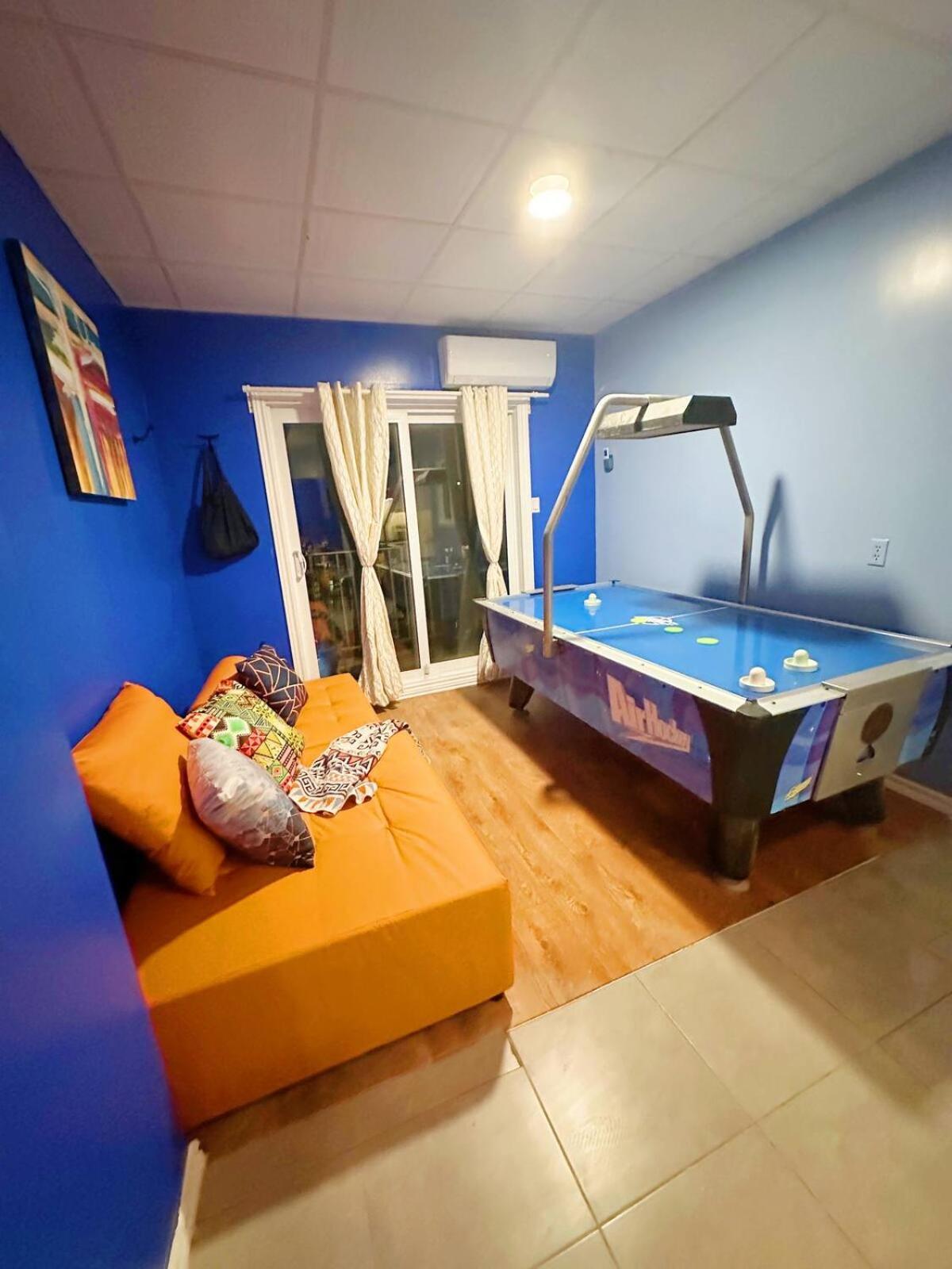 St Denis Unit 3-blue Dream Apartment Montreal